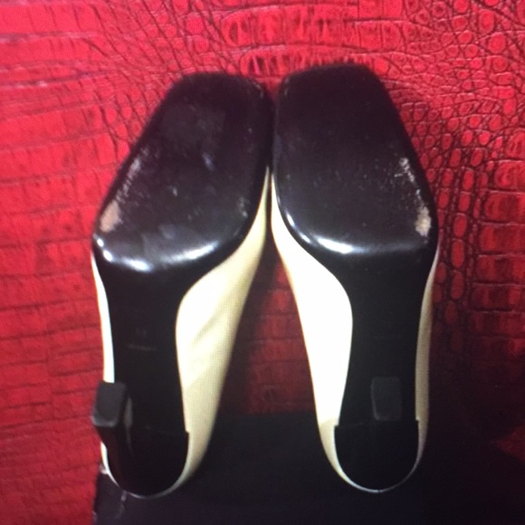 AUTHENTIC PRADA SHOE -PATENT LEATHER WHITE £ BLACK - Picture 3 of 8